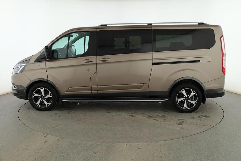 Usado Ford Tourneo Active 185 CV (136 kW) 2022 Gris Monovolumen