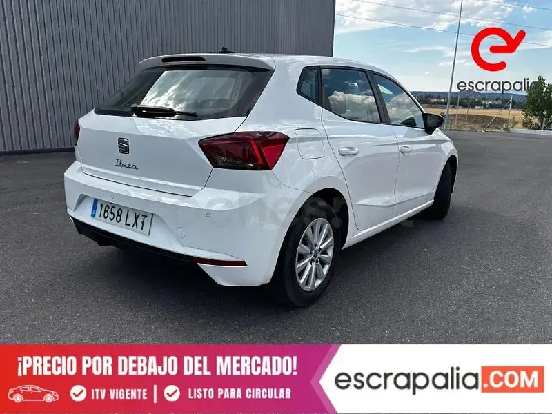 Usado Seat Ibiza Style Plus 110 CV (80 kW) 2022 Blanco Utilitario