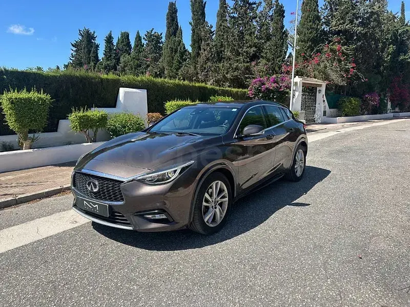 Usado Infiniti Q30 Premium 109 CV (80 kW) 2016 Marrón Berlina
