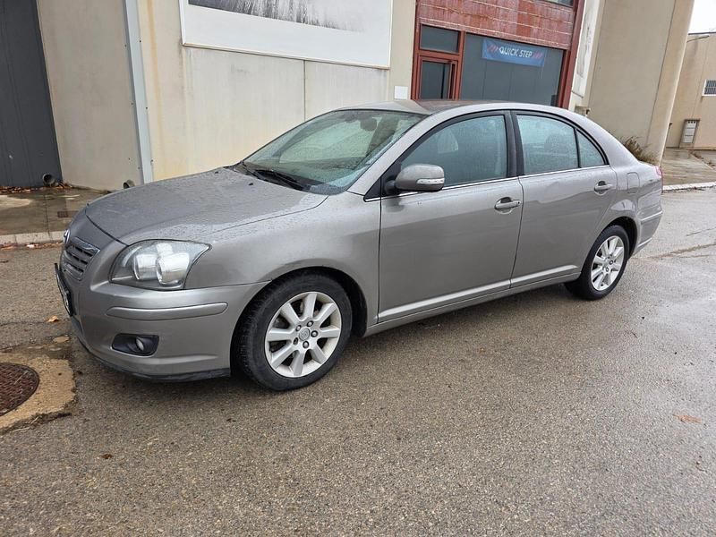 Usado Toyota Avensis Executive 177 CV (130 kW) 2006 Gris Berlina