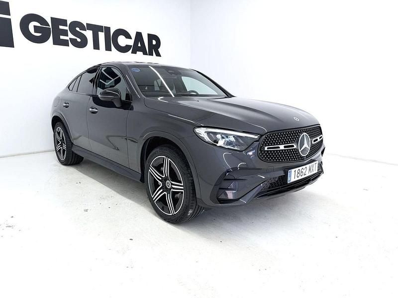 Usado Mercedes GLC300e 333 CV (244 kW) 2025 Gris Coupe