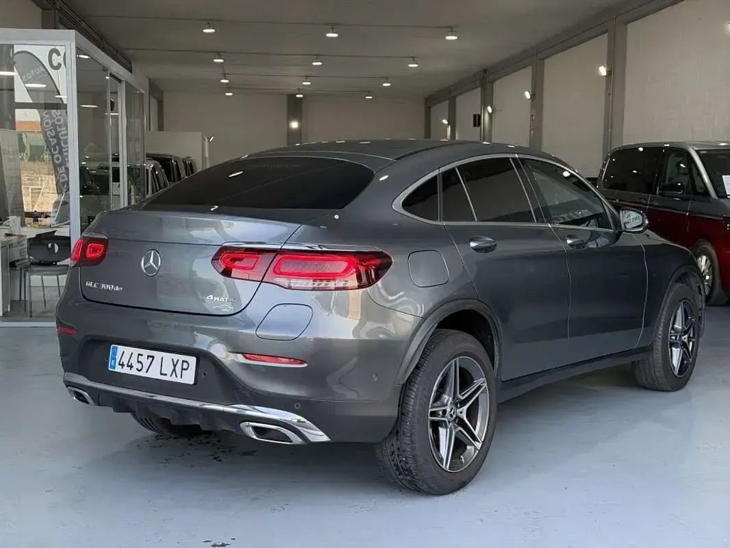 Usado Mercedes GLC300e 306 CV (225 kW) 2022 Gris SUV
