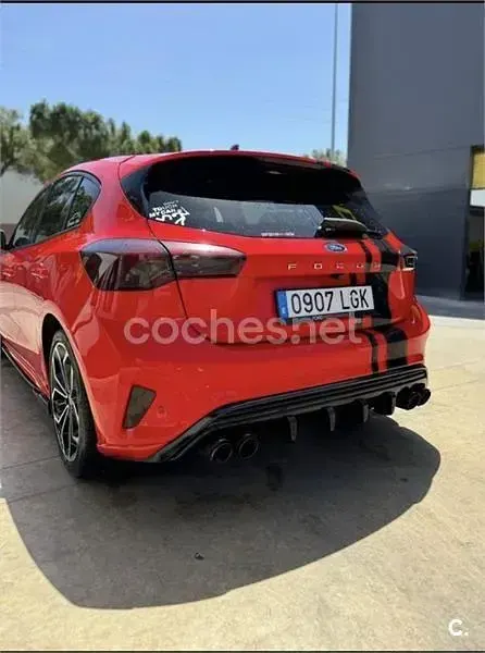 Usado Ford Focus Vignale 125 CV (91 kW) 2020 Rojo Berlina