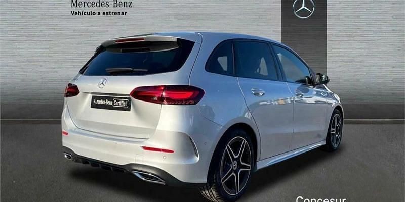 Usado Mercedes B200 163 CV (119 kW) 2024 Plata Monovolumen
