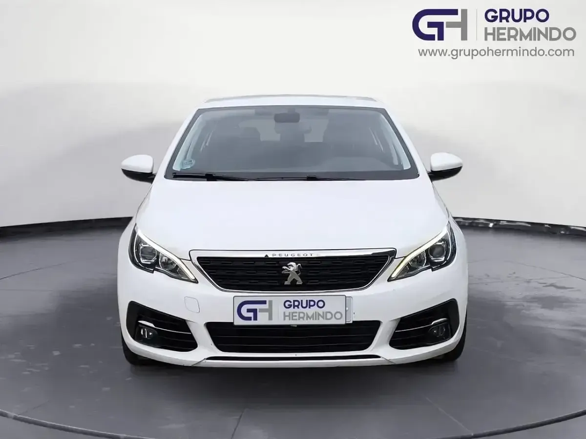 Usado Peugeot 308 Style 100 CV (73 kW) 2020 Blanco Berlina