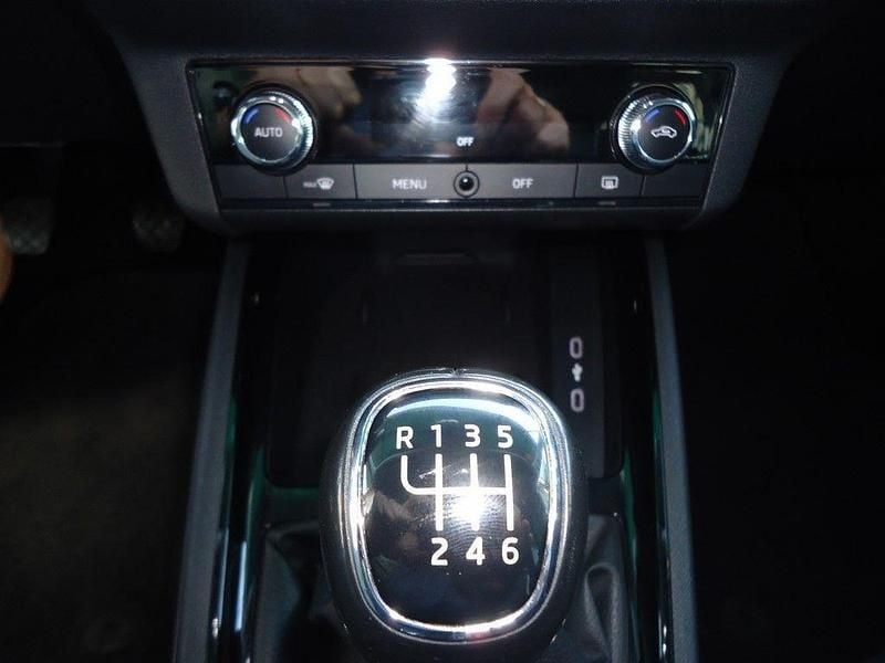 Azul Usado 2021 Skoda Scala Ambition Utilitario | 14.300 € (Precio justo) - Imagen 1/4