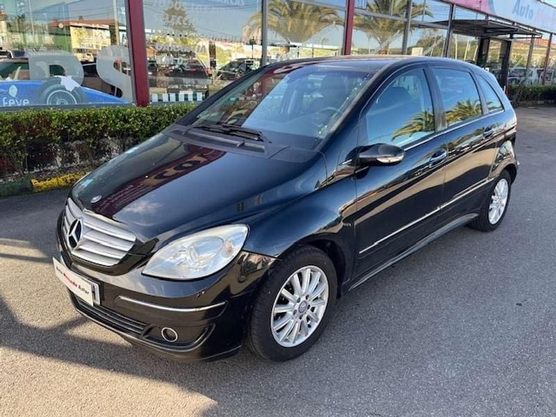 Usado Mercedes B180 109 CV (80 kW) 2008 Negro Monovolumen