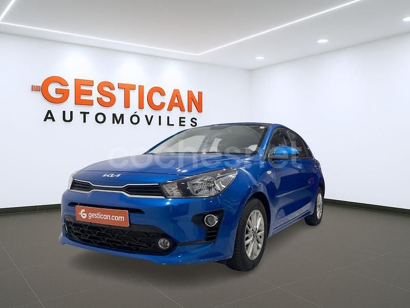 Azul Usado 2023 Kia Rio Berlina | 14.990 € (Un poco caro) - Imagen 1/4