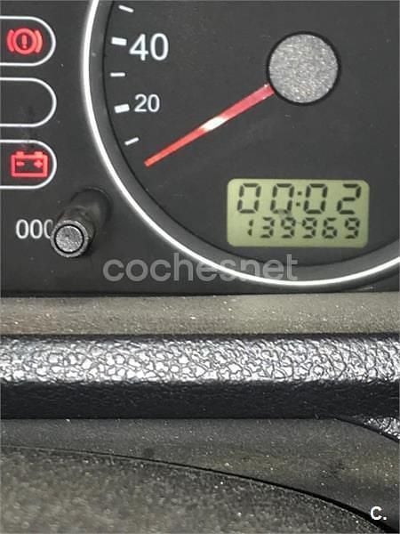 Usado Ford Fusion 68 CV (50 kW) 2004 Gris / plata Utilitario