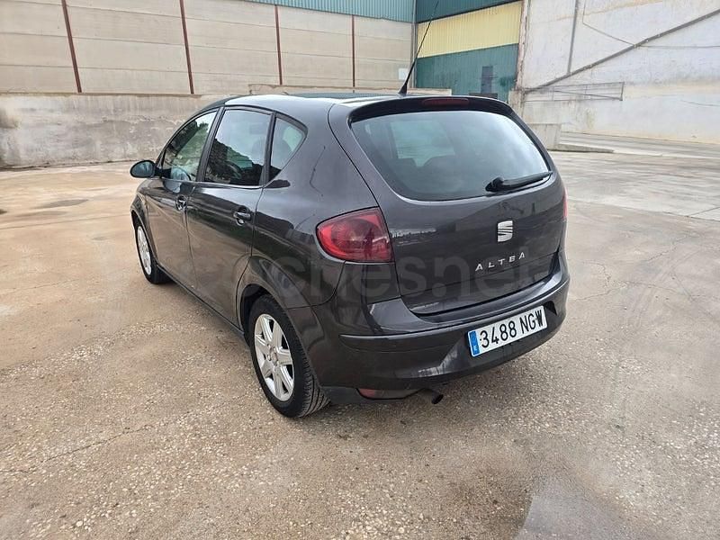 Usado Seat Altea Reference 105 CV (77 kW) 2007 Negro Monovolumen