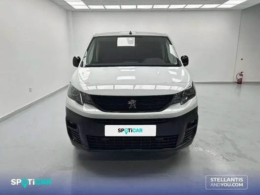 Usado Peugeot Partner 103 CV (75 kW) 2023 Blanco Monovolumen