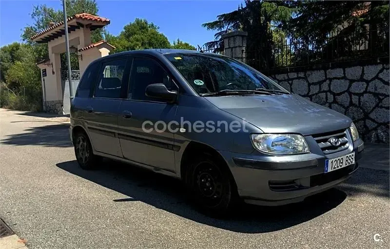 Usado Hyundai Matrix GLS 103 CV (75 kW) 2002 Azul Monovolumen
