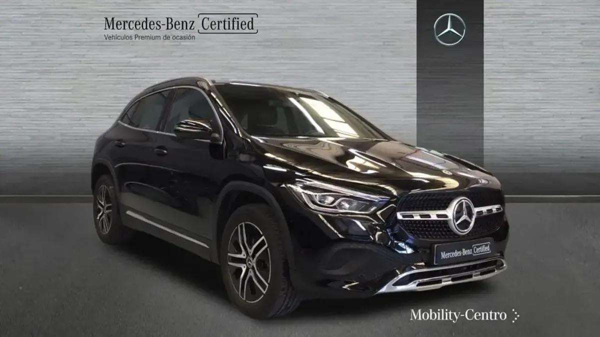 Usado Mercedes GLA200 Progressive 150 CV (110 kW) 2023 Nachtschwarz  unilack SUV