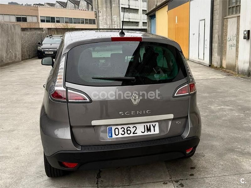 Usado Renault Scénic III 115 CV (84 kW) 2016 Gris / plata Monovolumen