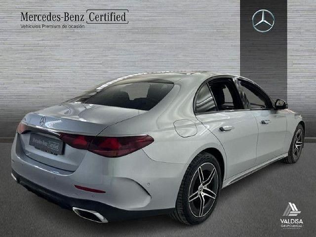 Usado Mercedes E300 313 CV (230 kW) 2025 Plata hightech