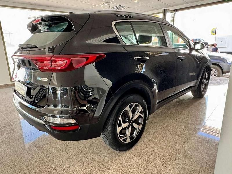 Usado Kia Sportage 136 CV (100 kW) 2021 Negro SUV