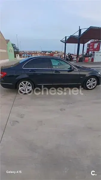 Usado Mercedes C200 Avantgarde 136 CV (100 kW) 2011 Negro Berlina