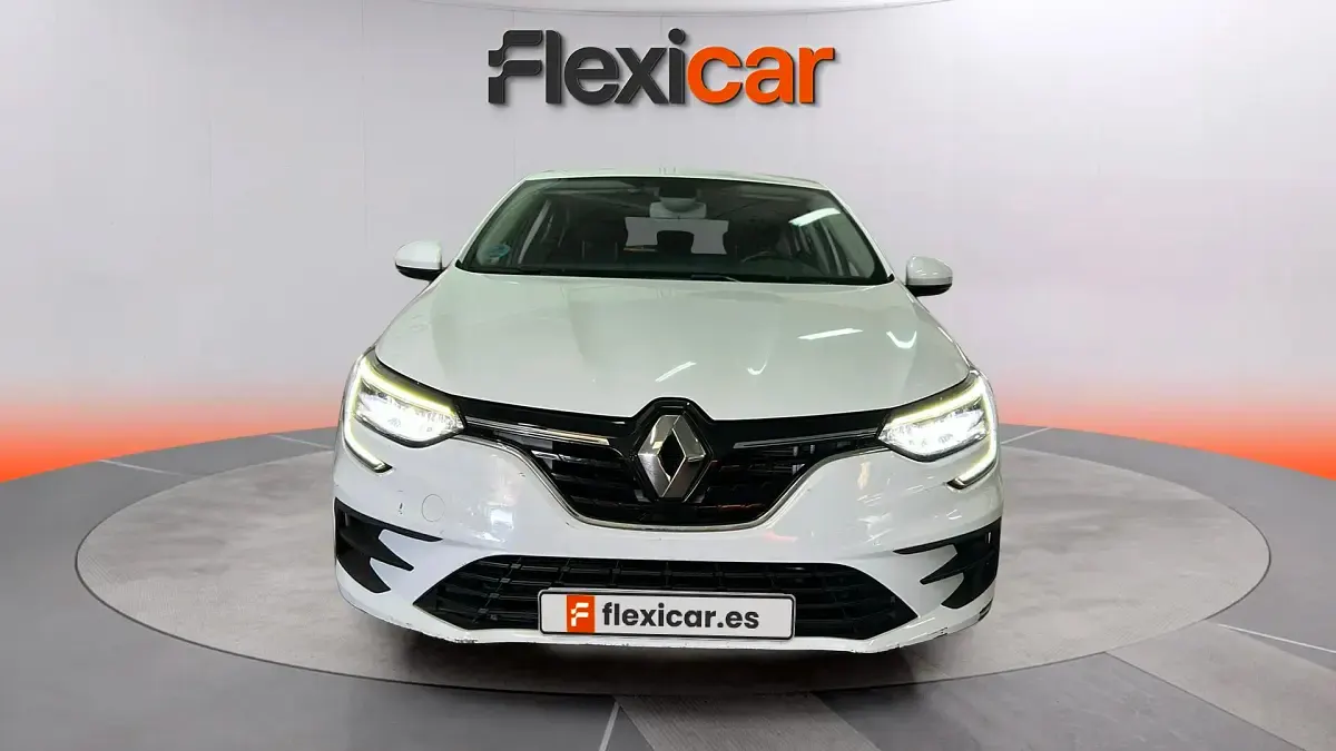 Usado Renault Mégane II Intens 116 CV (85 kW) 2022 Blanco Berlina