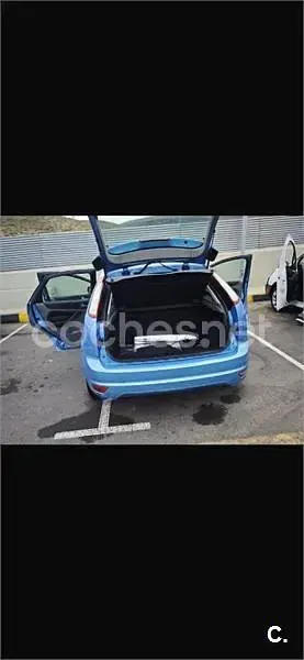 Begagnad Ford Focus Trend 115 HK (84 kW) 2010 Blå Sedan