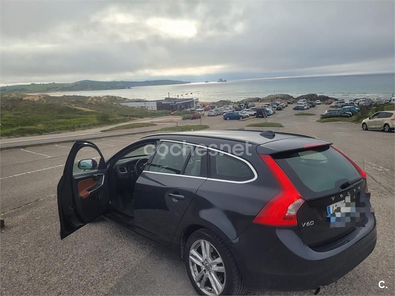 Gris / plata Usado 2013 Volvo V60 Momentum Familiar | 10.600 € (Caro) - Imagen 1/4