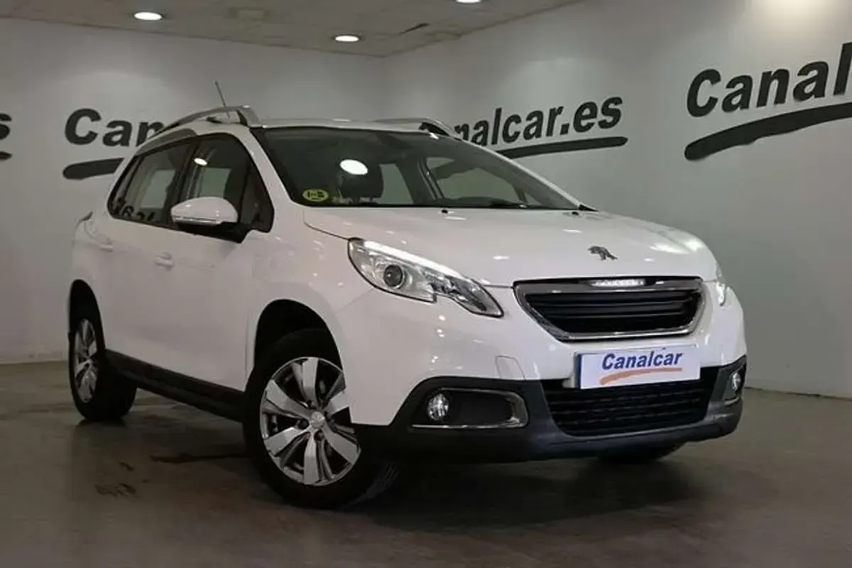 Usado Peugeot 2008 Active 92 CV (67 kW) 2015 Blanco SUV