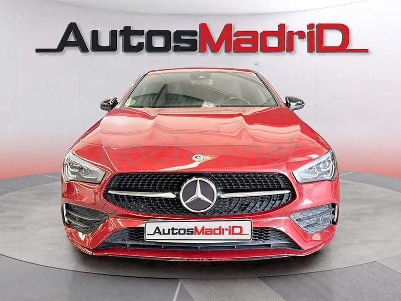 Usado Mercedes CLA200 Shooting Brake 150 CV (110 kW) 2021 Rojo Familiar