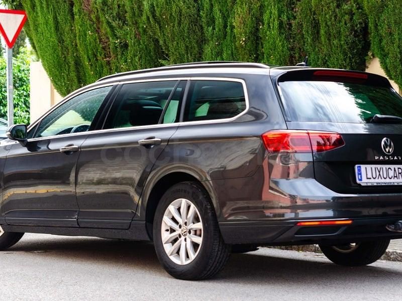 Usado VW Passat Business 122 CV (89 kW) 2021 Gris / plata Familiar