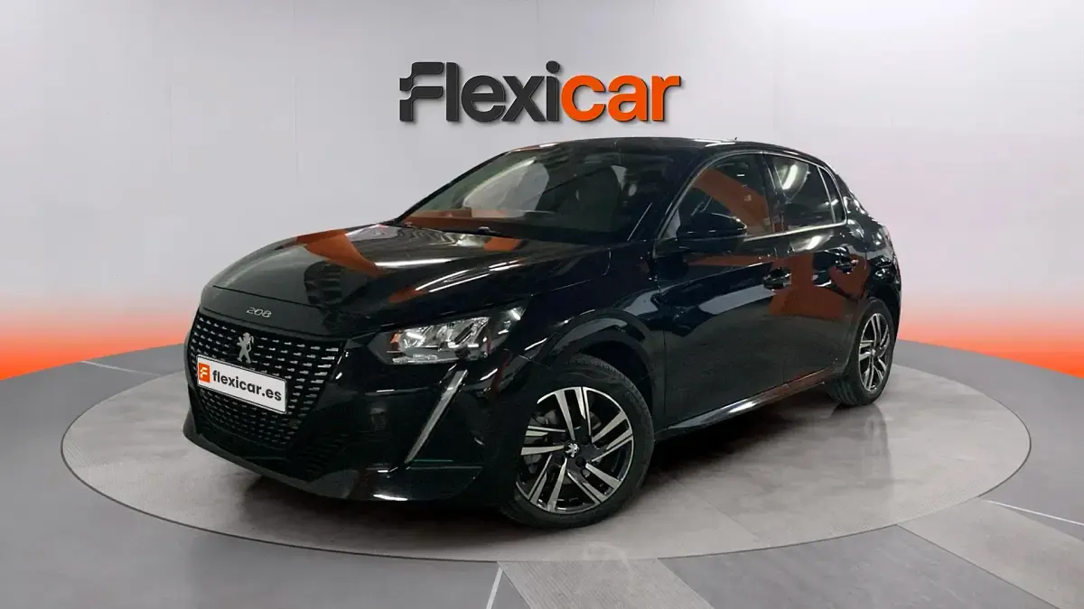 Usado Peugeot 208 Allure 101 CV (74 kW) 2023 Negro Utilitario
