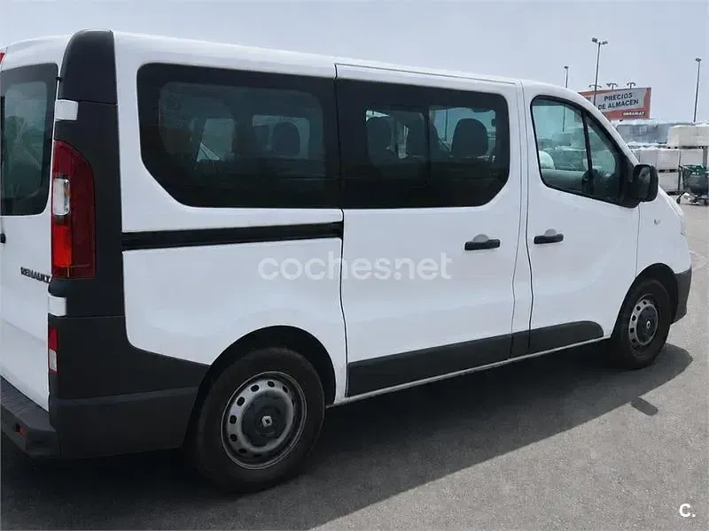 Usado Renault Trafic LIMITED 120 CV (88 kW) 2019 Blanco Monovolumen