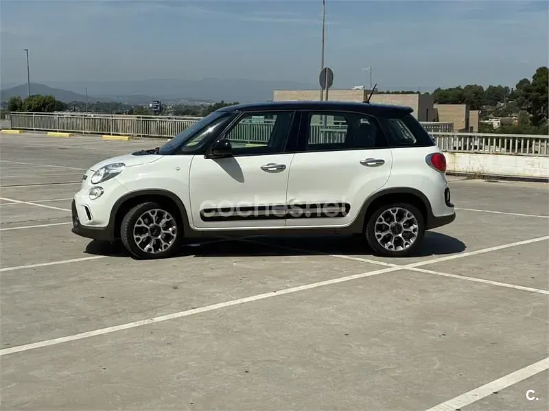 Usado Fiat 500L Trekking 120 CV (88 kW) 2018 Blanco Monovolumen