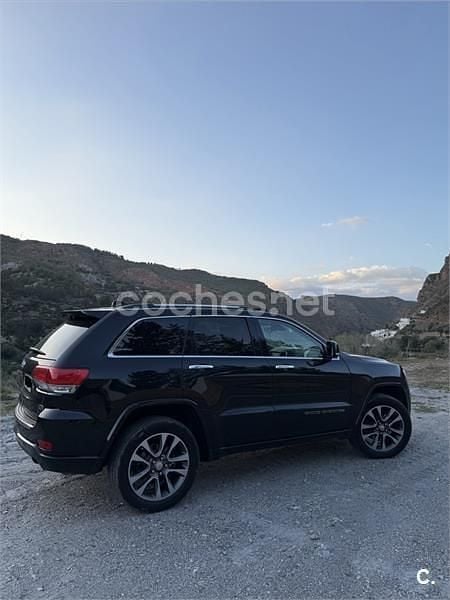 Usado Jeep Grand Cherokee Overland 250 CV (183 kW) 2018 Negro SUV
