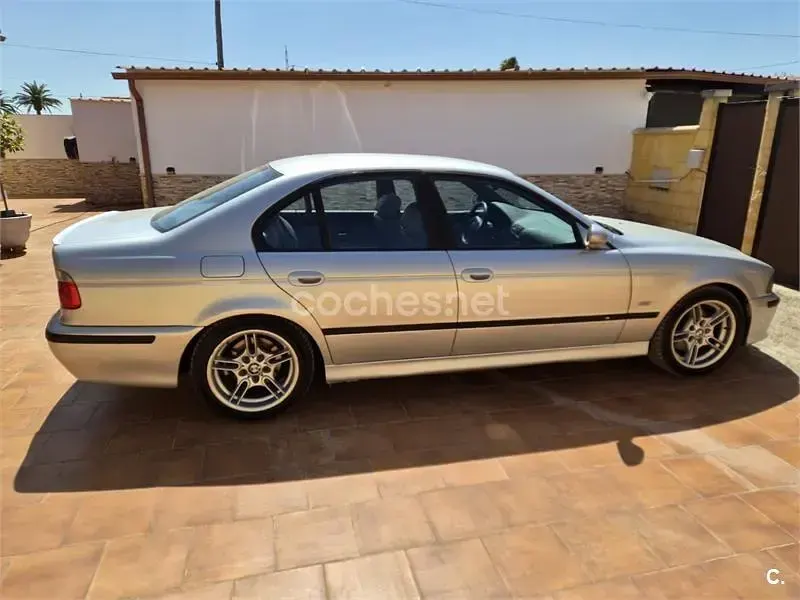 Usado BMW 530 Sport Line 231 CV (169 kW) 2001 Gris / plata Berlina