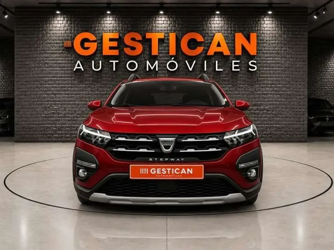 Usado Dacia Sandero Comfort 91 CV (66 kW) 2023 Rojo Utilitario