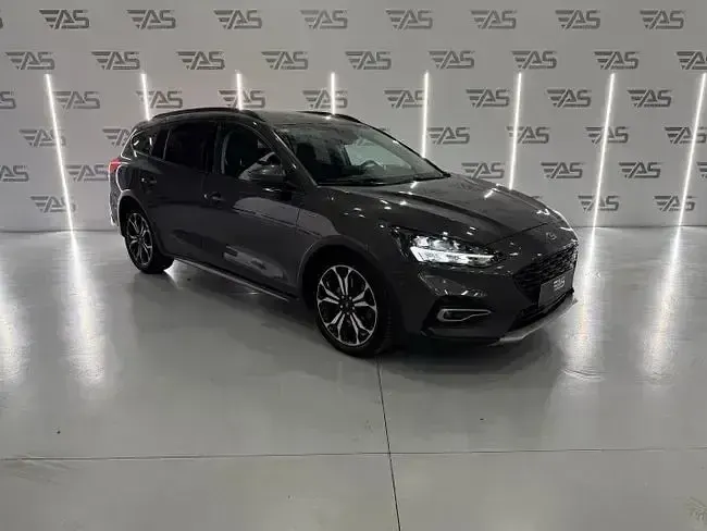 Usado Ford Focus Titanium 151 CV (111 kW) 2019 Gris Familiar