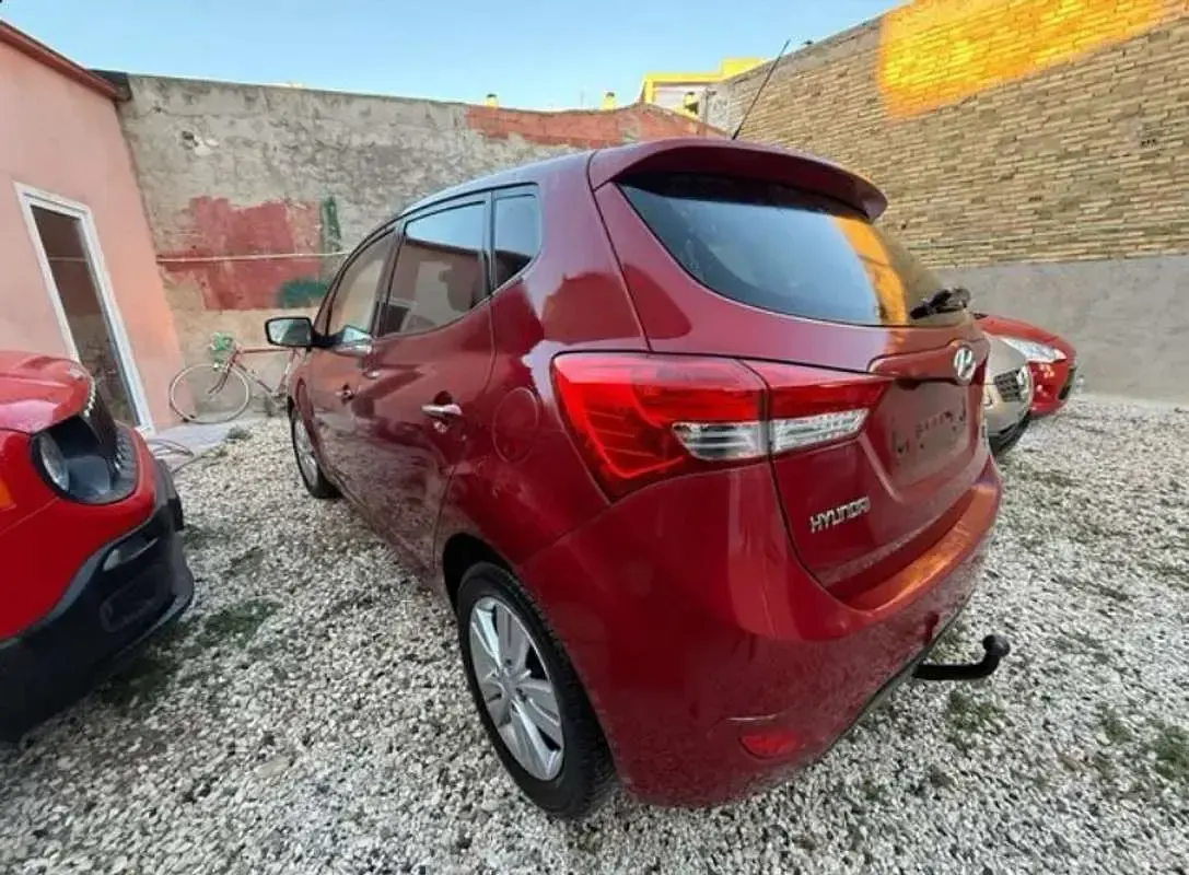 Usado Hyundai ix20 Classic 90 CV (66 kW) 2011 Burdeos Utilitario