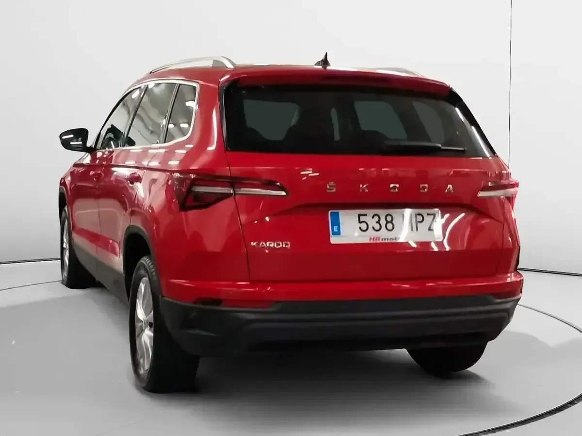 Usado Skoda Karoq Ambition 116 CV (85 kW) 2024 Rojo SUV