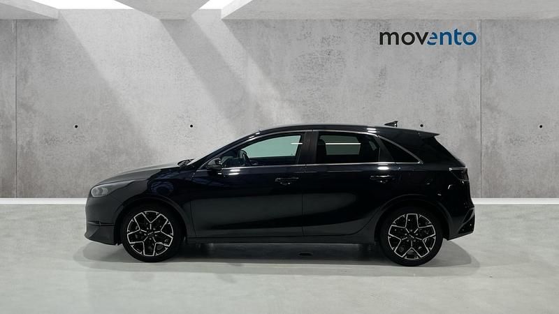 Usado Kia Ceed Edition 7 100 CV (73 kW) 2025 Negro Utilitario