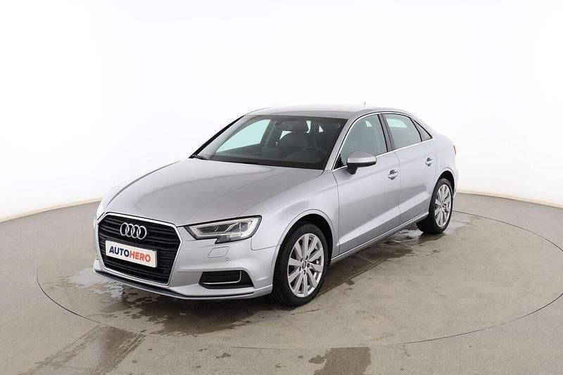 Usado Audi A3 Design 116 CV (85 kW) 2018 Plata Berlina