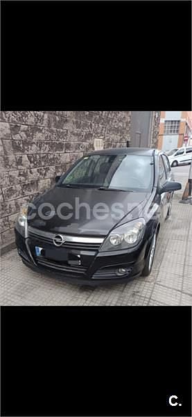 Usado Opel Astra Cosmo 120 CV (88 kW) 2005 Negro Berlina