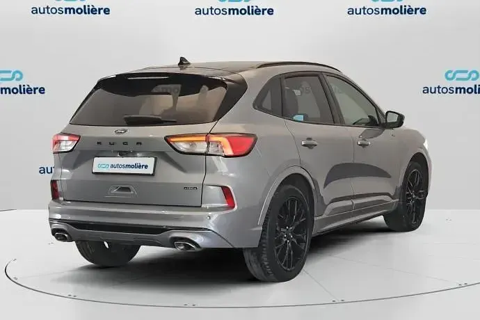 Usado Ford Kuga ST-Line X 225 CV (165 kW) 2023 Plateado SUV