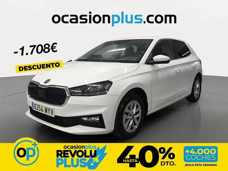 Usado Skoda Fabia Selection 95 CV (69 kW) 2025 Blanco Berlina