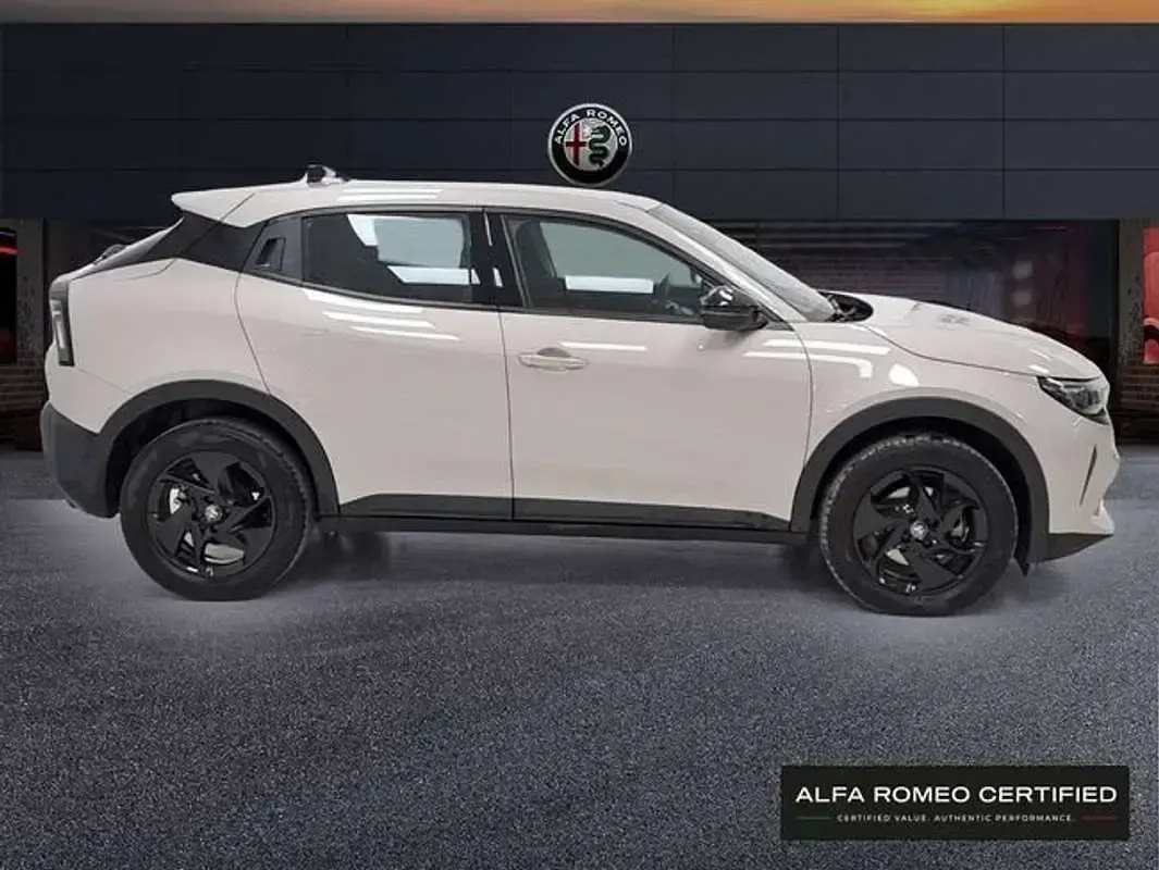 Usado Alfa Romeo GT Junior 136 CV (100 kW) 2025 Gris SUV