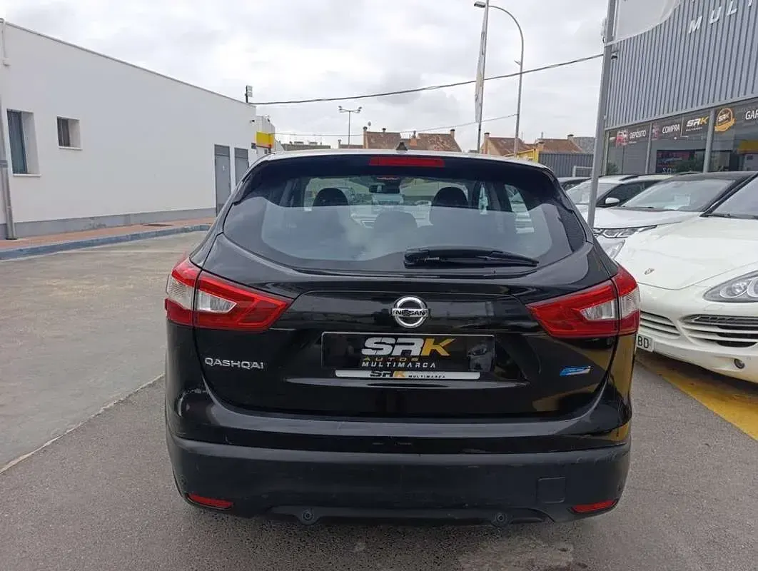 Usado Nissan Qashqai Acenta 110 CV (80 kW) 2015 Negro SUV