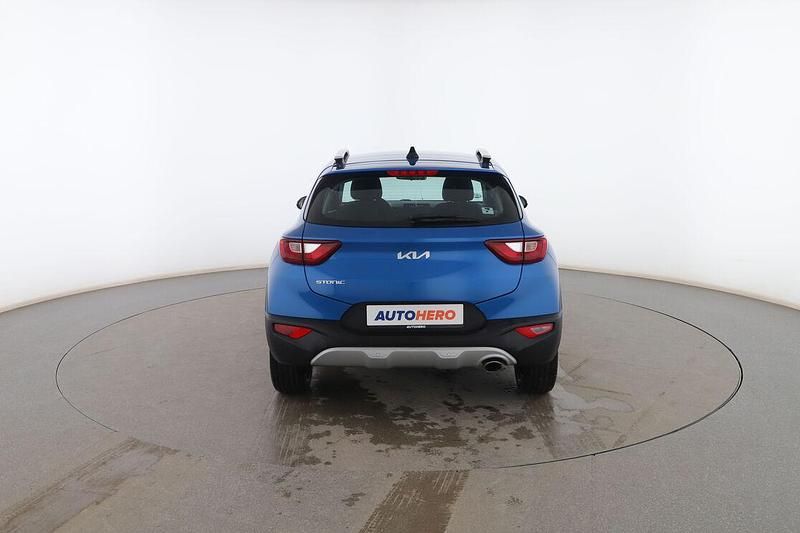 Usado Kia Stonic 79 CV (58 kW) 2024 Azul SUV