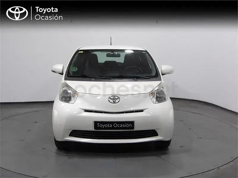 Usado Toyota iQ 68 CV (50 kW) 2014 Negro Utilitario
