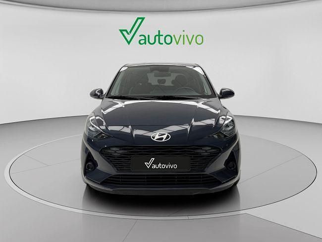 Usado Hyundai i10 63 CV (46 kW) 2025 Gris Utilitario