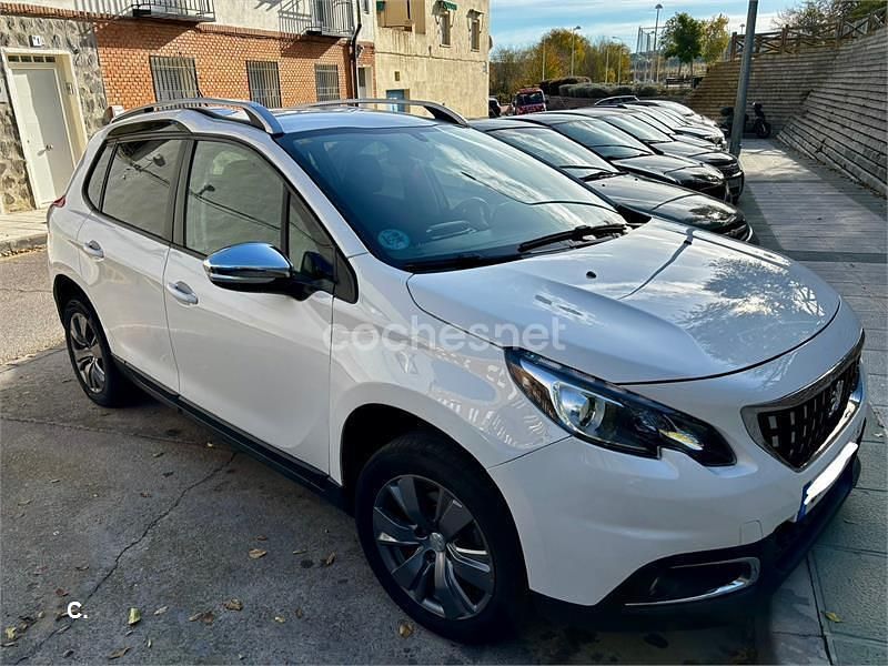 Usado Peugeot 2008 Style 100 CV (73 kW) 2017 Blanco SUV