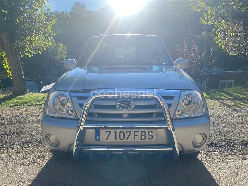 Usado Suzuki Grand Vitara 110 CV (80 kW) 2006 Gris / plata SUV