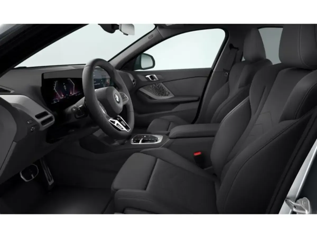 Usado BMW 120 Comfort Edition 170 CV (125 kW) 2025 Gris Utilitario