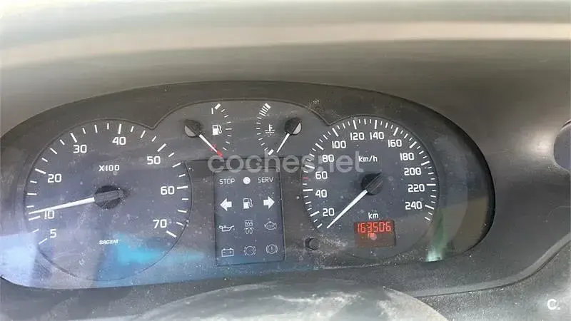 Usado Renault Scénic Privilege 115 CV (84 kW) 2003 Gris / plata Monovolumen